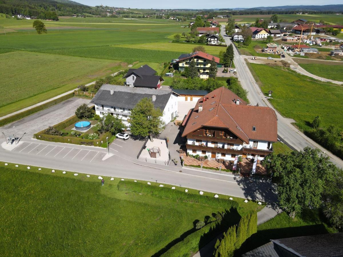 Landgasthof Spitzerwirt Sankt Georgen im Attergau Exteriér fotografie