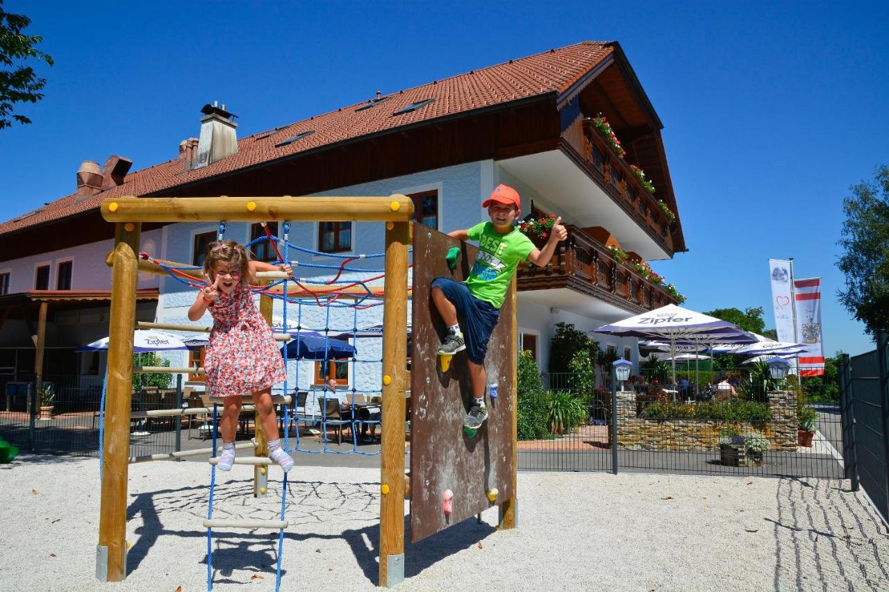 Landgasthof Spitzerwirt Sankt Georgen im Attergau Exteriér fotografie