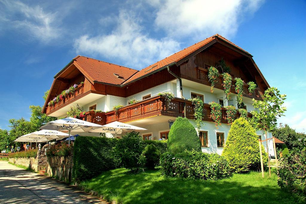 Landgasthof Spitzerwirt Sankt Georgen im Attergau Exteriér fotografie
